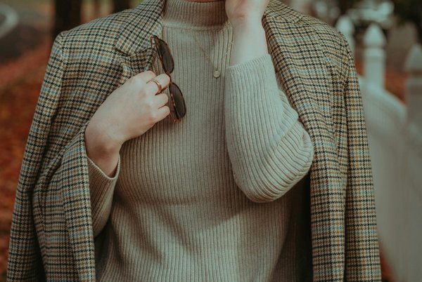 Comment choisir des vêtements en cachemire pour un hiver confortable et chic?