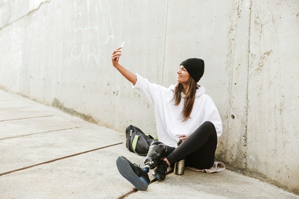 Décryptage du y2k streetwear : une fusion de cultures et d'Époques